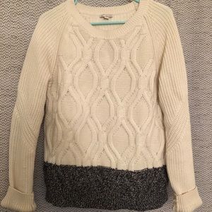 Gap sweater size L